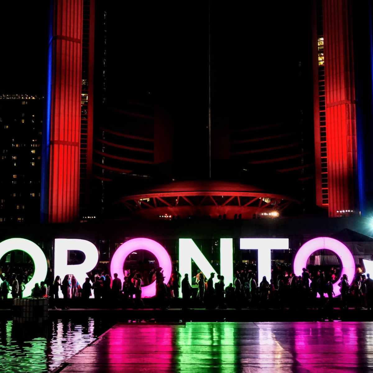 Taylor Swift Eras Tour Concert in Toronto – Downtown Toronto Cheap Hotels Near Rogers Centre